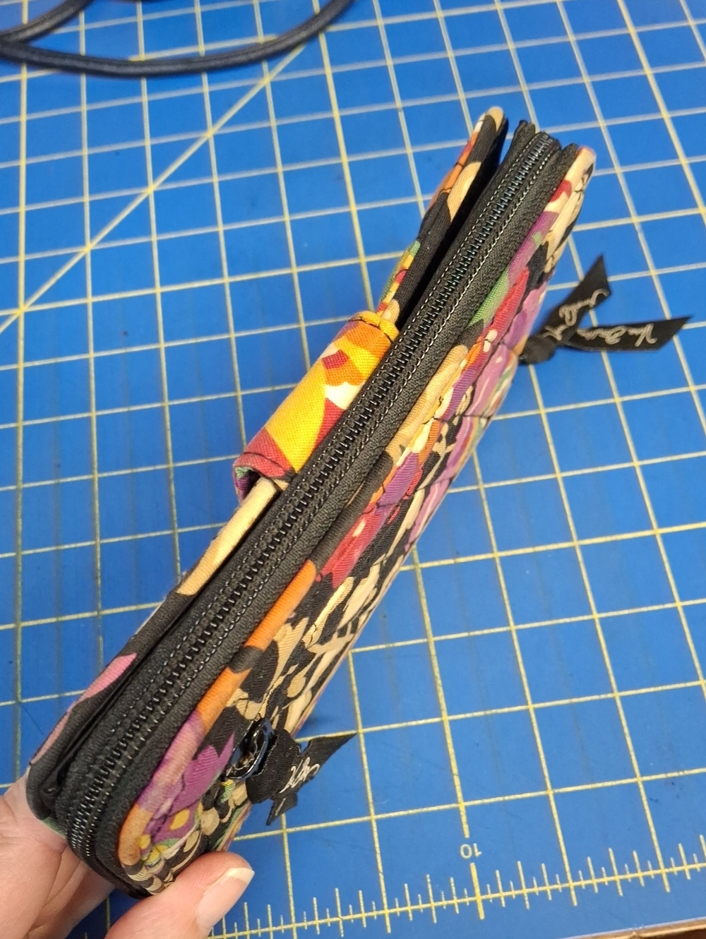 2011 Vera Bradley Suzani Quilted Floral Zip Wallet - Picture 3 of 14